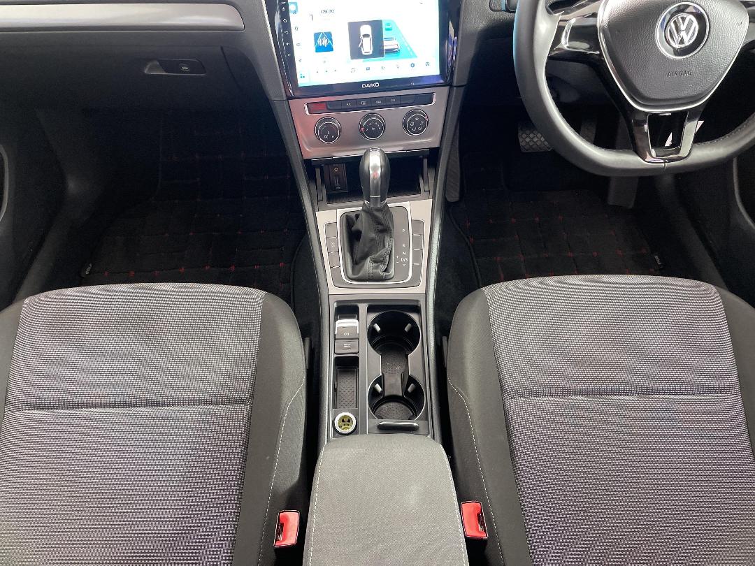 Photo '18' of Volkswagen Golf