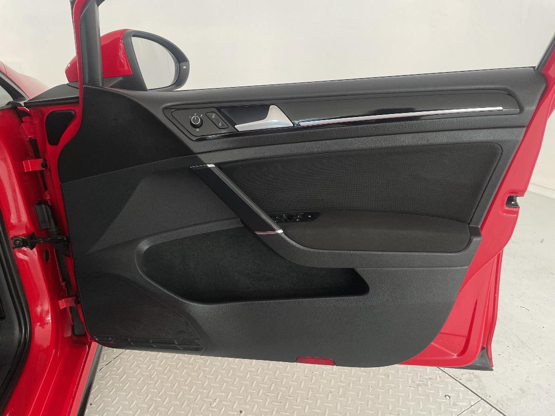 Photo '15' of Volkswagen Golf Photo '15' of Volkswagen Golf