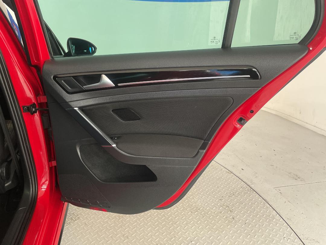 Photo '19' of Volkswagen Golf Photo '19' of Volkswagen Golf