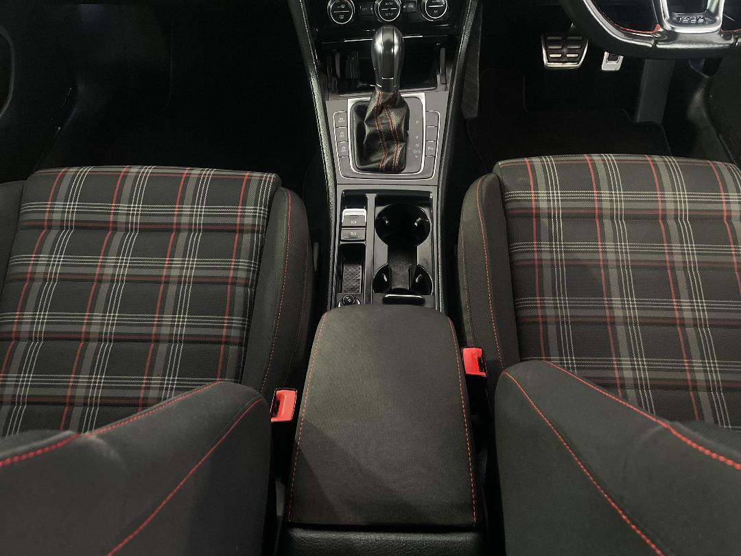 Photo '18' of Volkswagen Golf Photo '18' of Volkswagen Golf