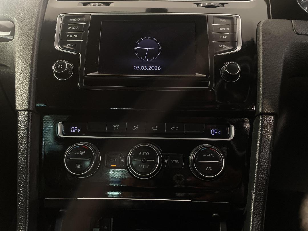 Photo '29' of Volkswagen Golf Photo '29' of Volkswagen Golf