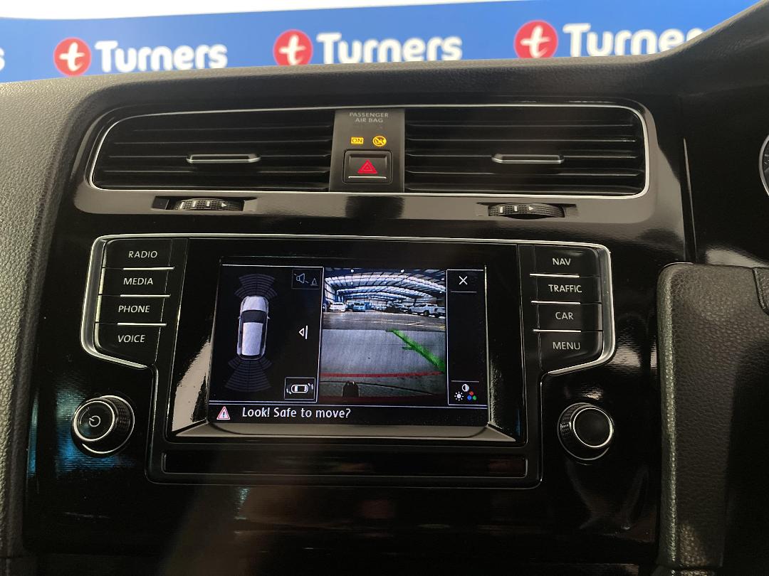 Photo '30' of Volkswagen Golf Photo '30' of Volkswagen Golf