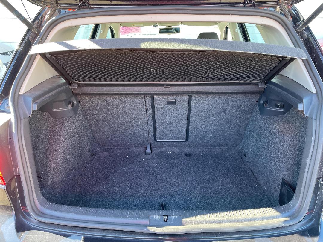 Photo '12' of Volkswagen Golf