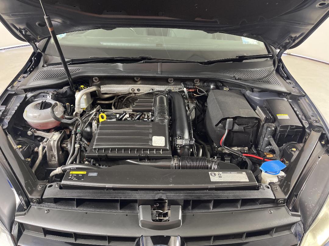 Photo '13' of Volkswagen Golf