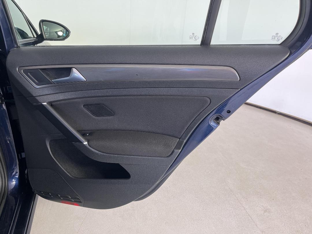 Photo '19' of Volkswagen Golf