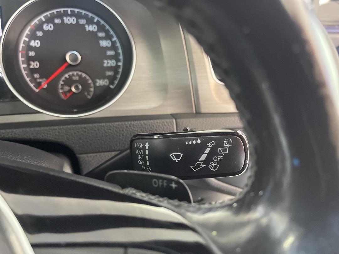 Photo '26' of Volkswagen Golf