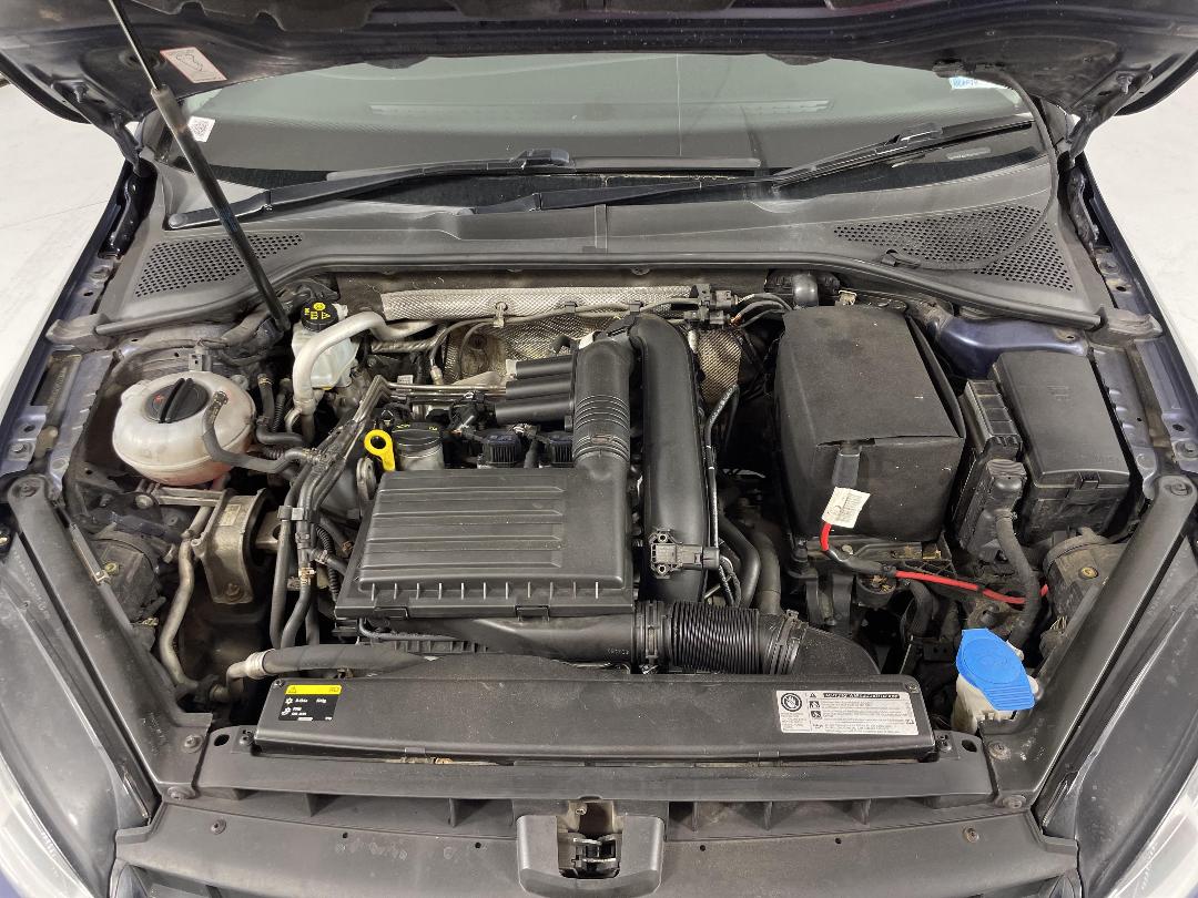 Photo '13' of Volkswagen Golf