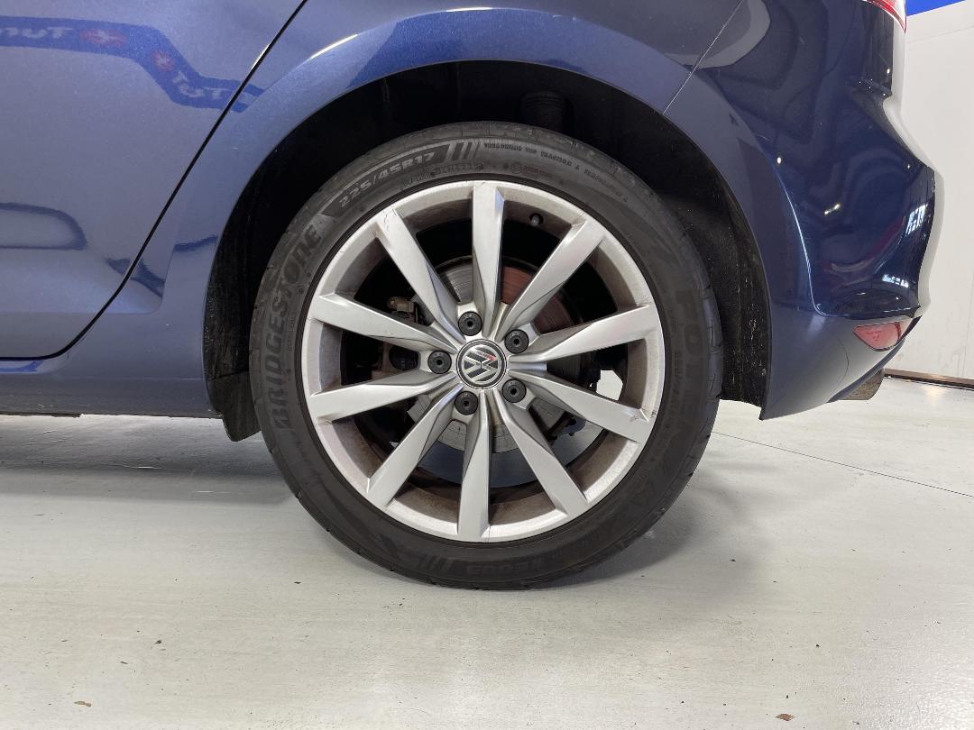 Photo '11' of Volkswagen Golf