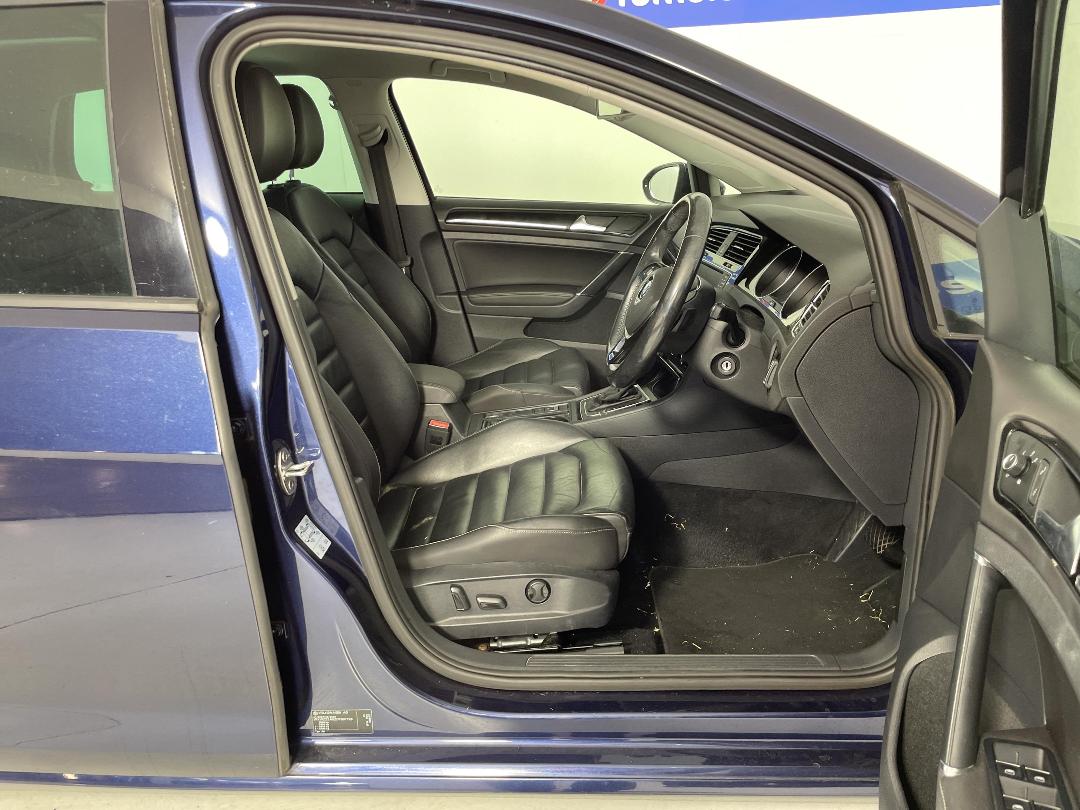 Photo '16' of Volkswagen Golf