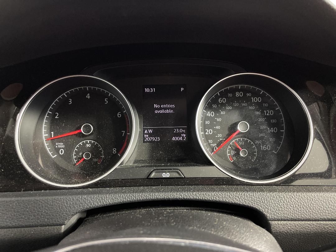 Photo '21' of Volkswagen Golf