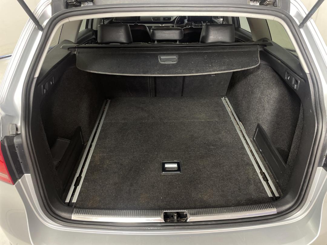 Photo '14' of Volkswagen Passat Photo '14' of Volkswagen Passat