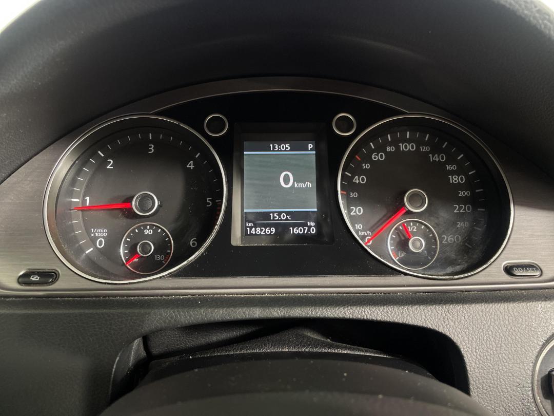 Photo '21' of Volkswagen Passat Photo '21' of Volkswagen Passat