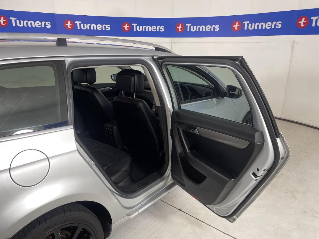 Photo '19' of Volkswagen Passat Photo '19' of Volkswagen Passat