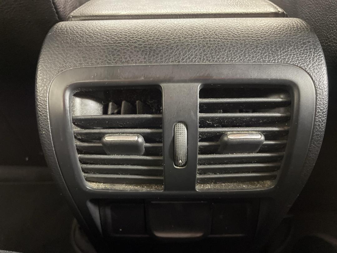 Photo '23' of Volkswagen Passat Photo '23' of Volkswagen Passat