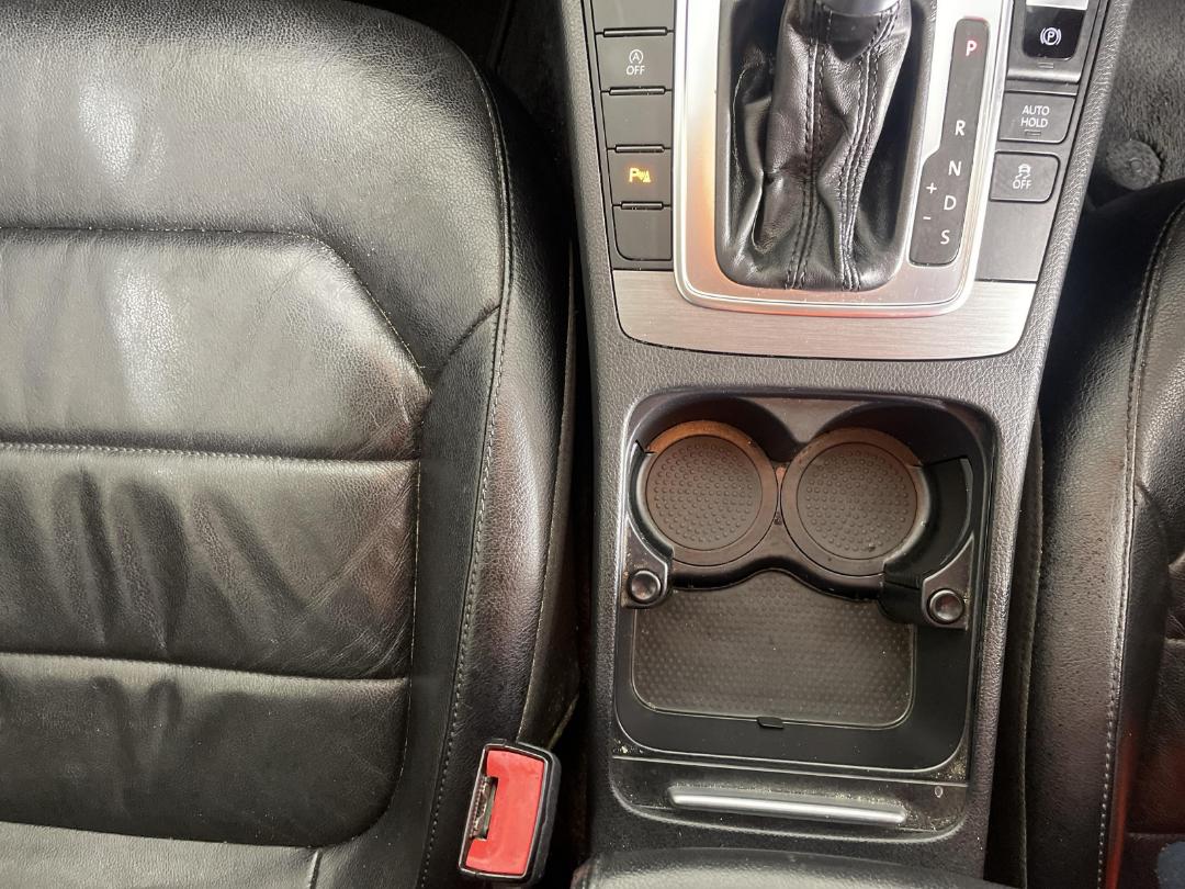 Photo '30' of Volkswagen Passat Photo '30' of Volkswagen Passat