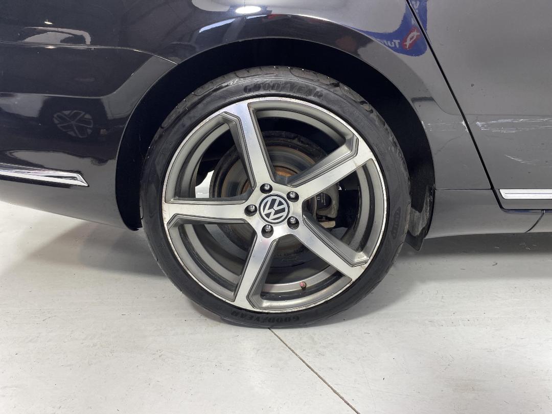 Photo '12' of Volkswagen Passat