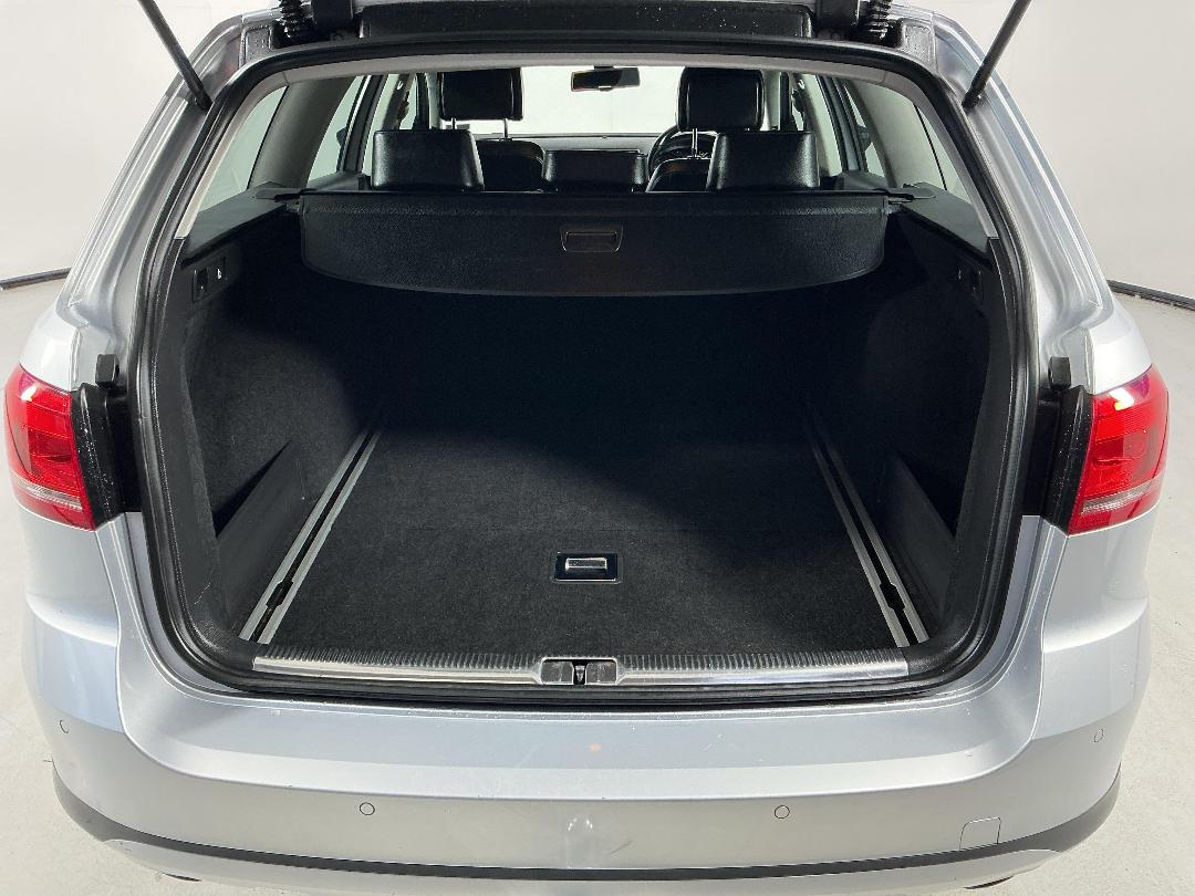 Photo '14' of Volkswagen Passat