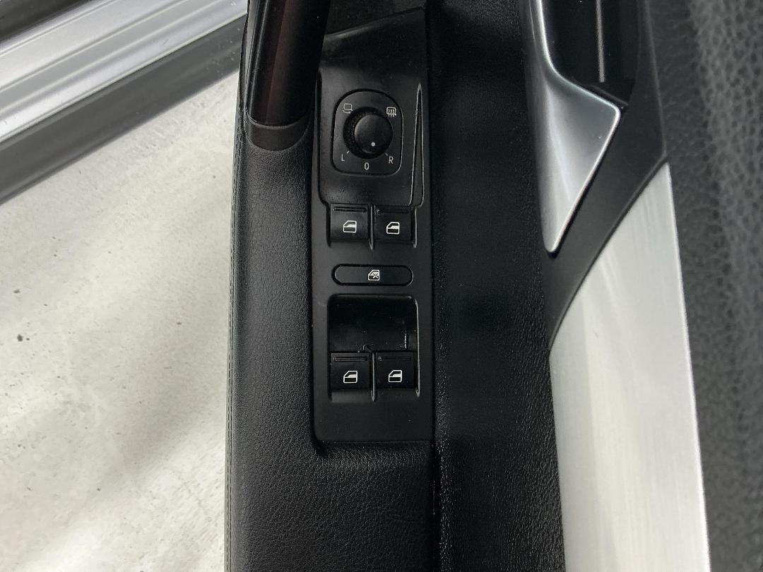 Photo '23' of Volkswagen Passat