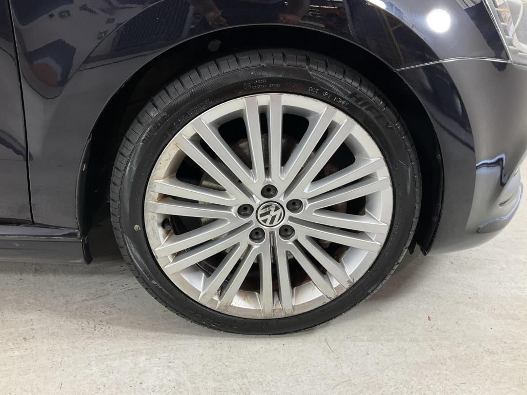 Photo '9' of Volkswagen Polo Photo '9' of Volkswagen Polo