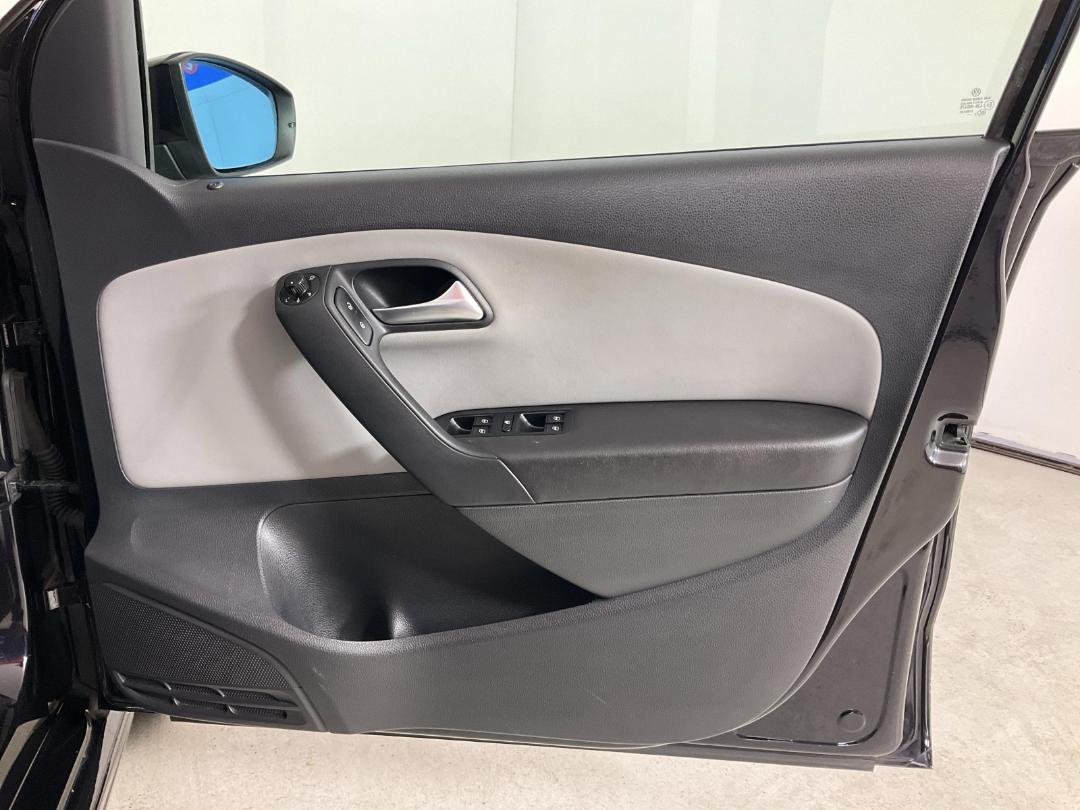 Photo '15' of Volkswagen Polo Photo '15' of Volkswagen Polo