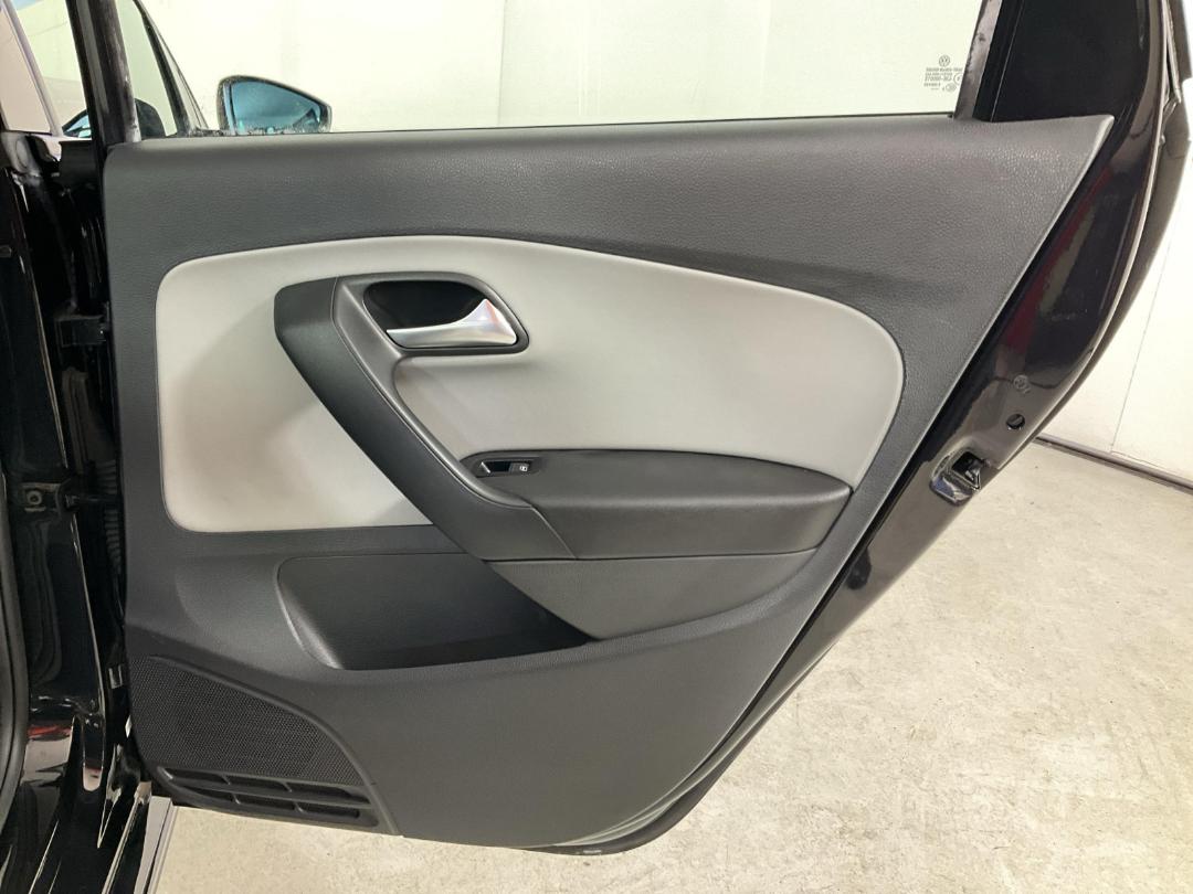 Photo '19' of Volkswagen Polo Photo '19' of Volkswagen Polo