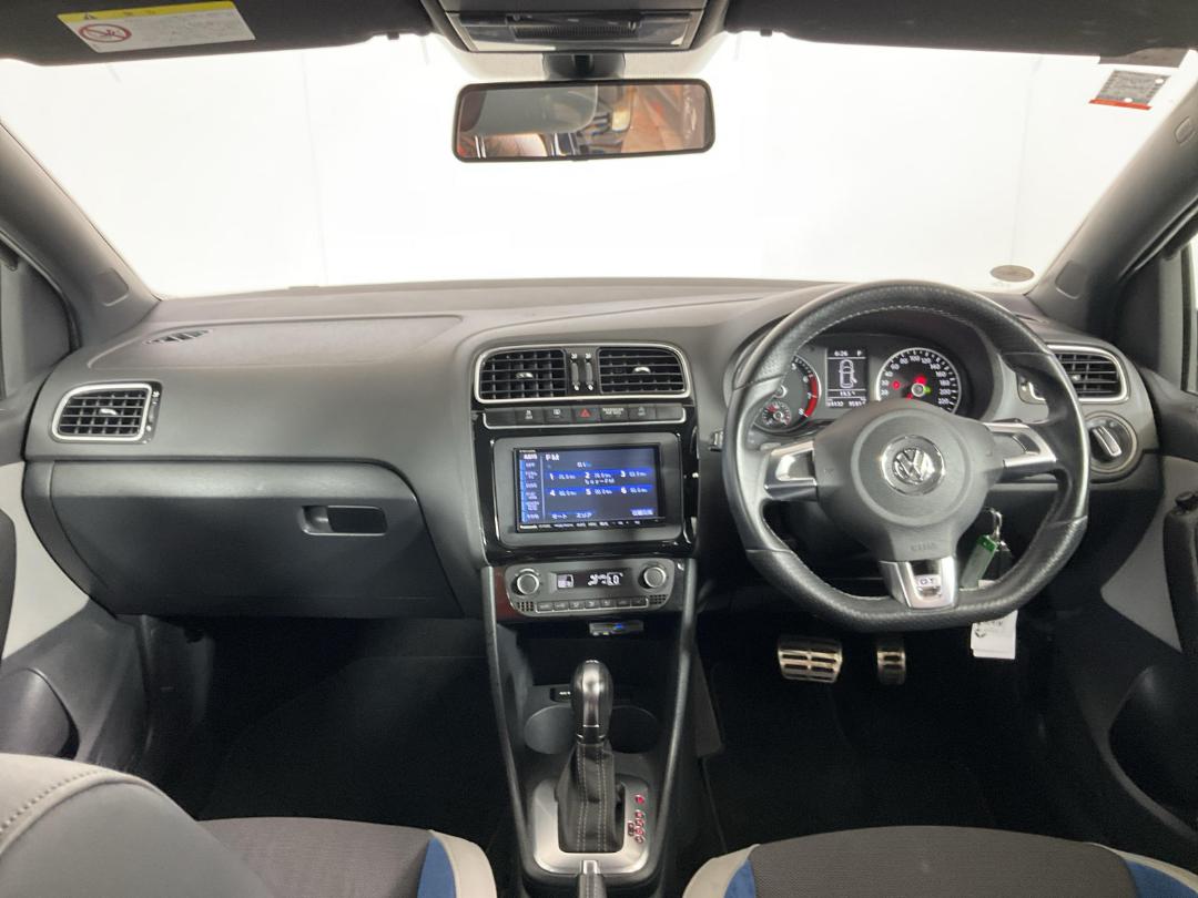 Photo '17' of Volkswagen Polo Photo '17' of Volkswagen Polo