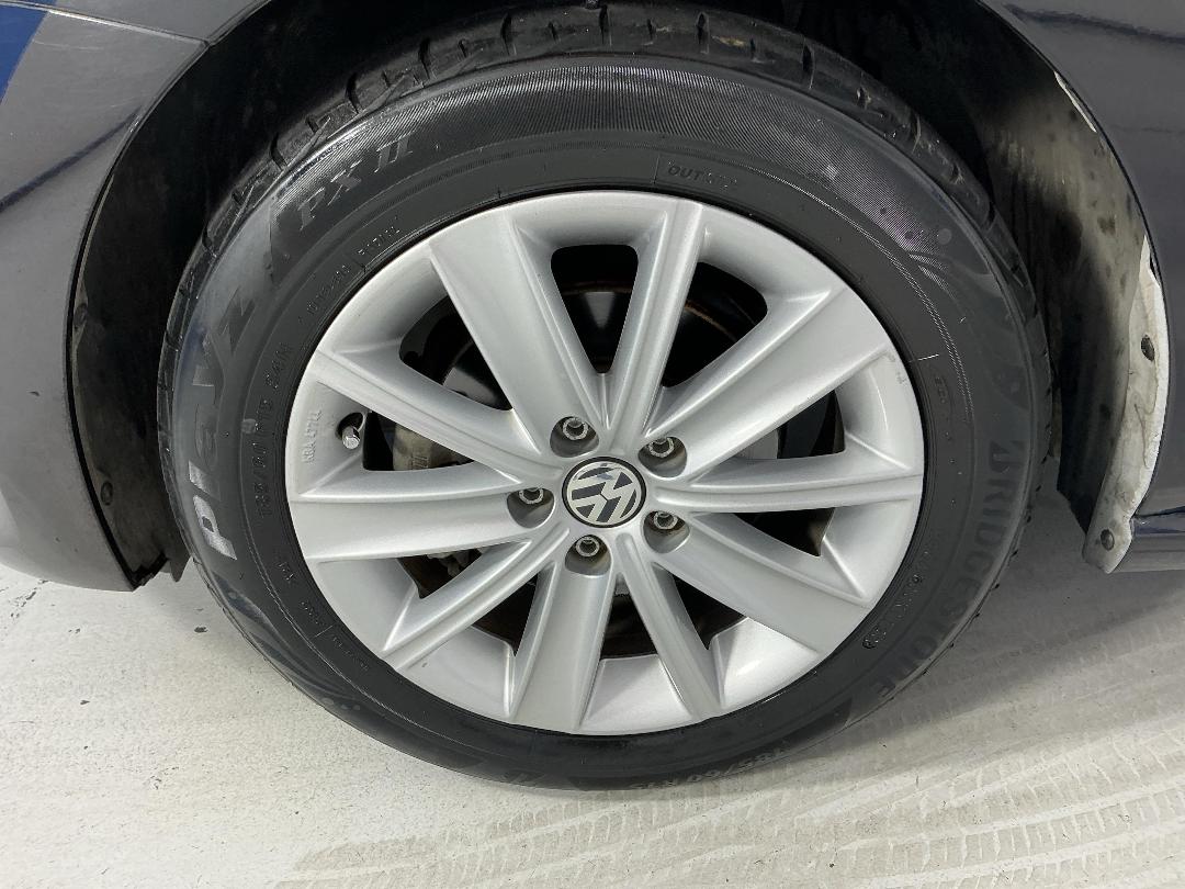 Photo '10' of Volkswagen Polo Photo '10' of Volkswagen Polo