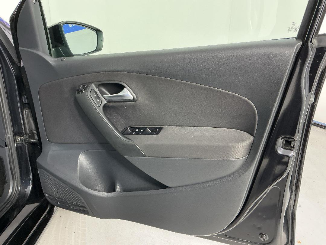 Photo '15' of Volkswagen Polo Photo '15' of Volkswagen Polo