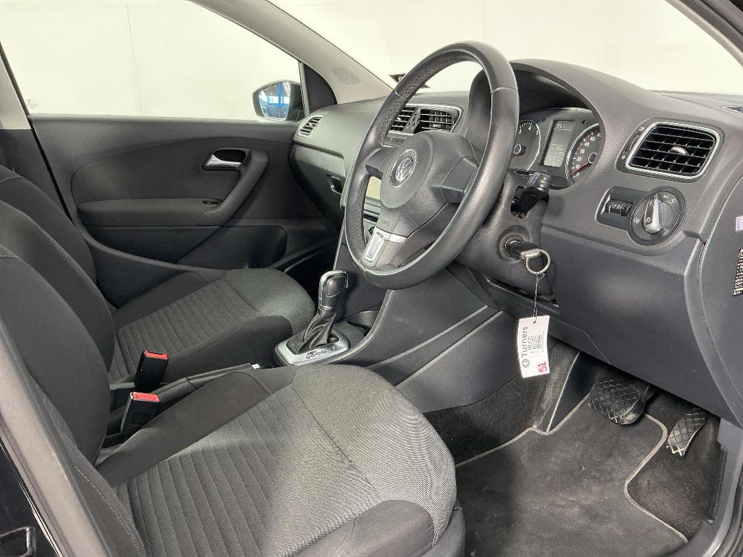 Photo '16' of Volkswagen Polo Photo '16' of Volkswagen Polo