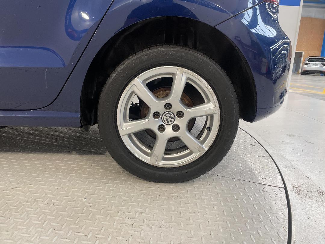 Photo '11' of Volkswagen Polo Photo '11' of Volkswagen Polo