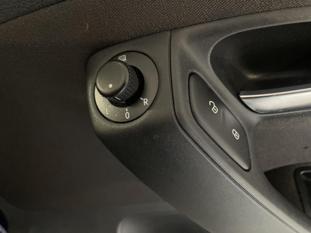 Photo '23' of Volkswagen Polo Photo '23' of Volkswagen Polo