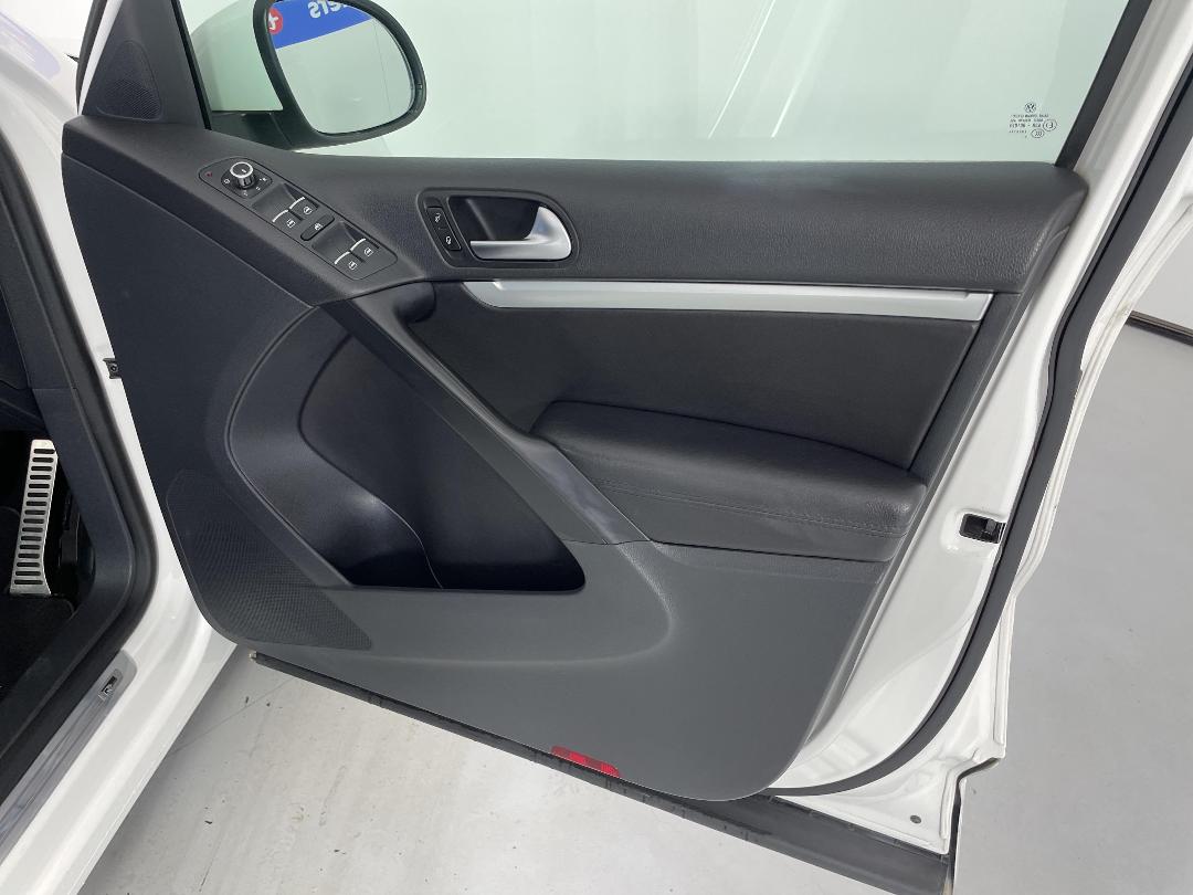 Photo '15' of Volkswagen Tiguan Photo '15' of Volkswagen Tiguan