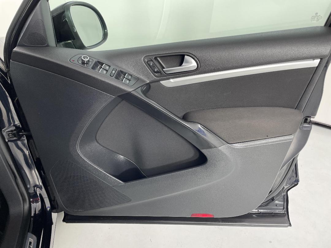 Photo '15' of Volkswagen Tiguan Photo '15' of Volkswagen Tiguan