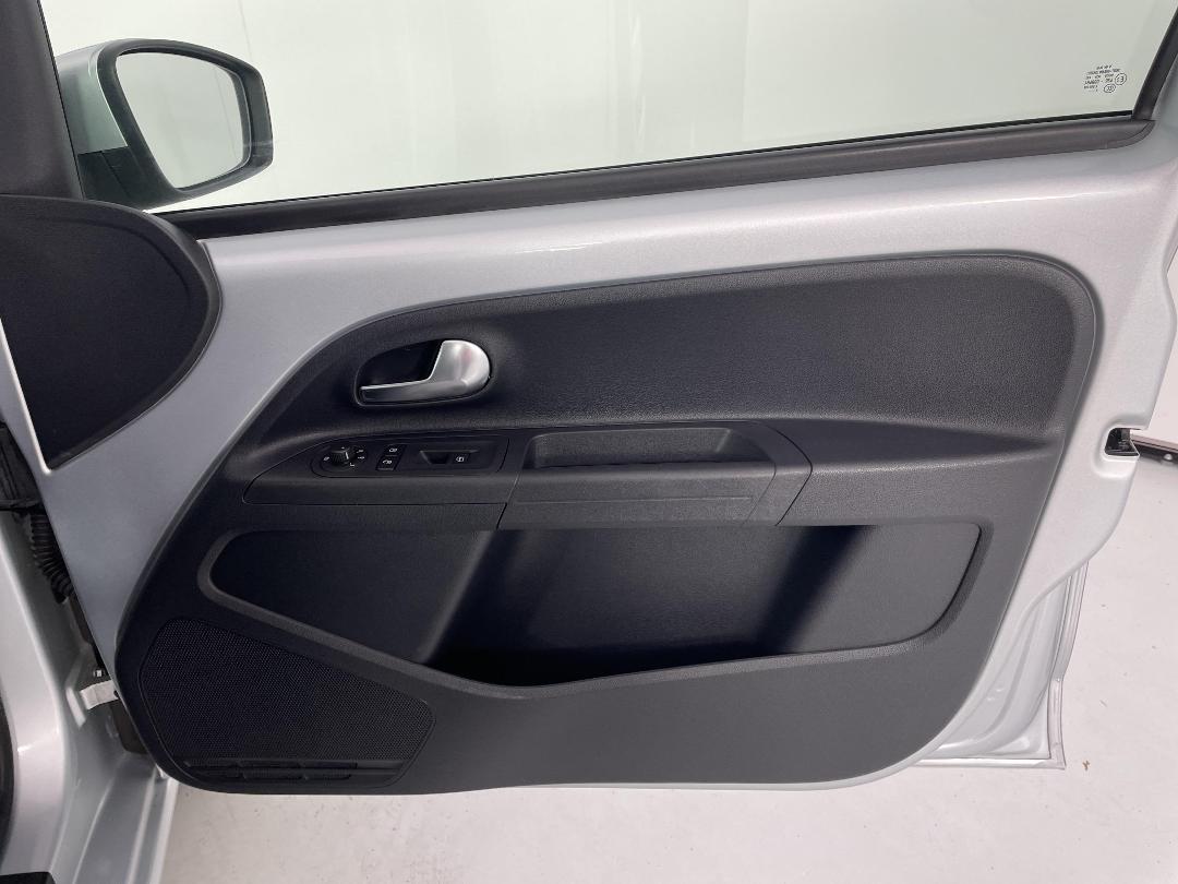 Photo '15' of Volkswagen UP