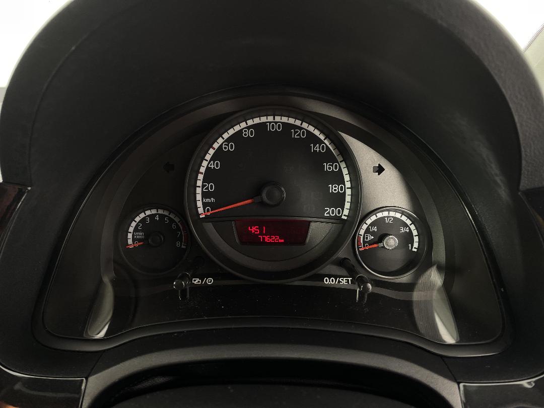 Photo '21' of Volkswagen UP