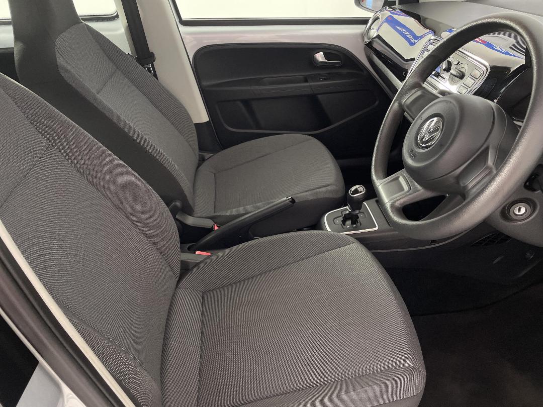 Photo '16' of Volkswagen UP