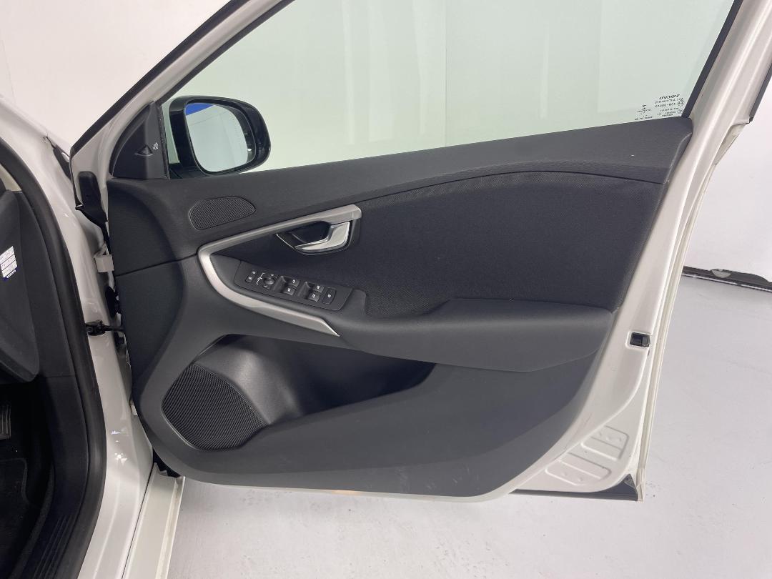 Photo '15' of Volvo V40 Photo '15' of Volvo V40