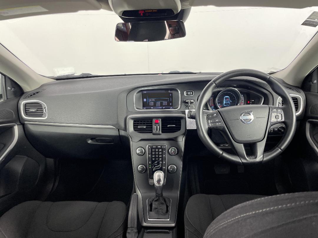 Photo '17' of Volvo V40 Photo '17' of Volvo V40