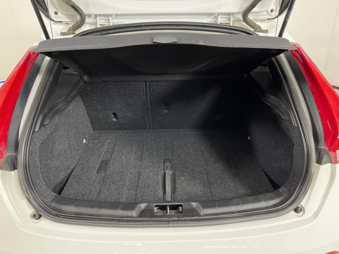 Photo '14' of Volvo V40 Photo '14' of Volvo V40