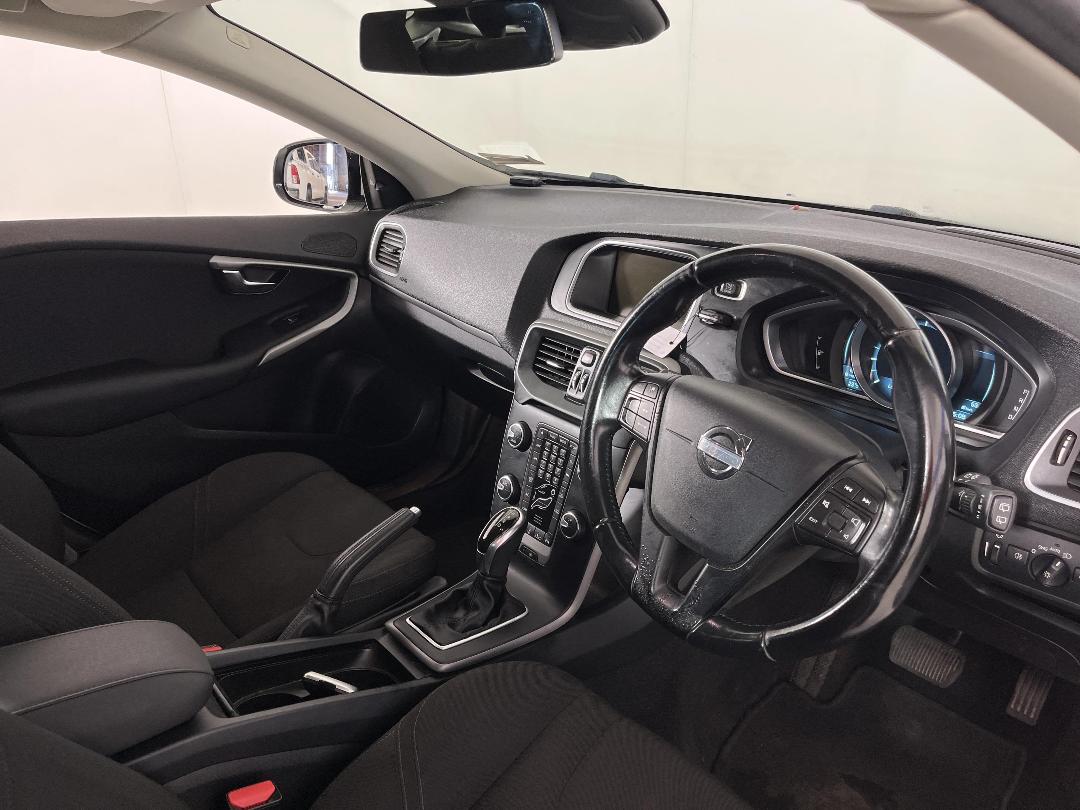 Photo '16' of Volvo V40 Photo '16' of Volvo V40