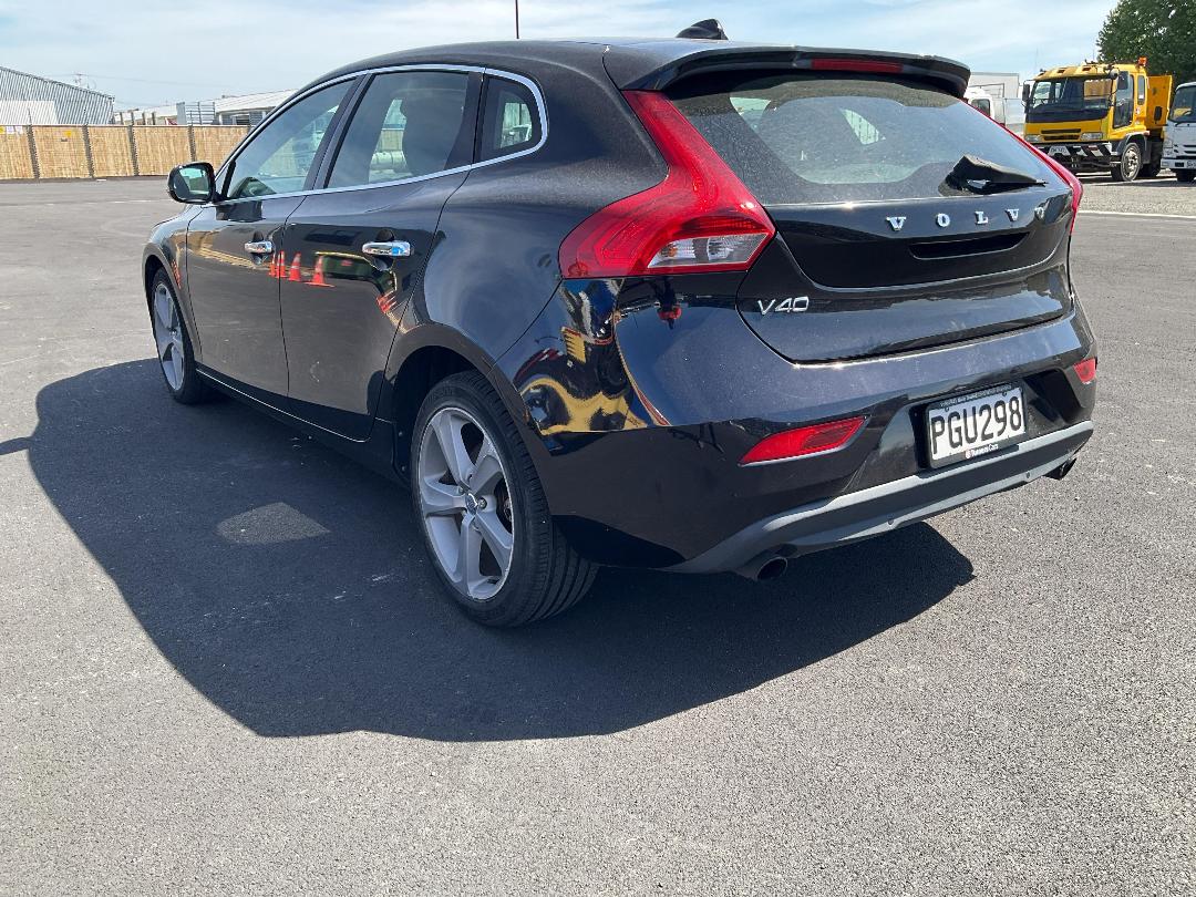 Photo '4' of Volvo V40 T4