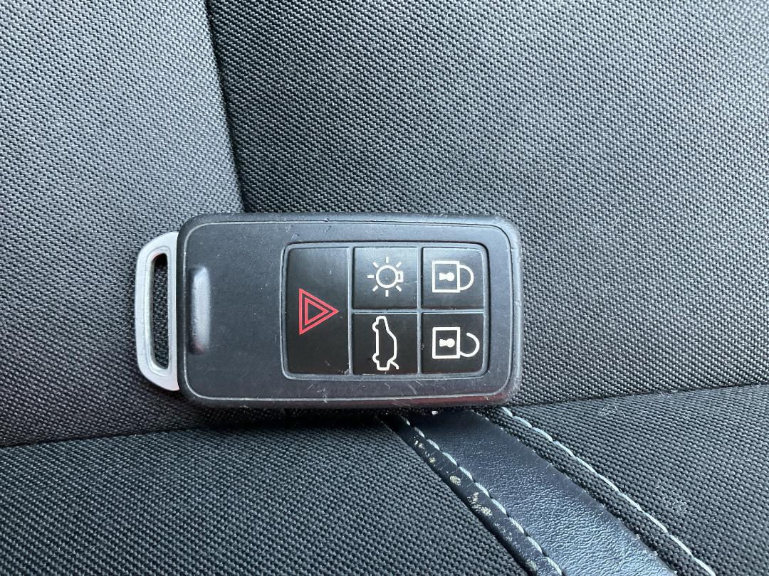 Photo '13' of Volvo V40 T4