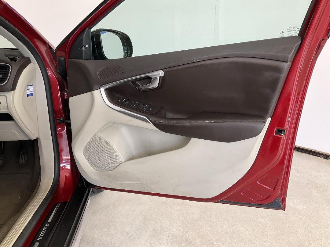 Photo '15' of Volvo V40