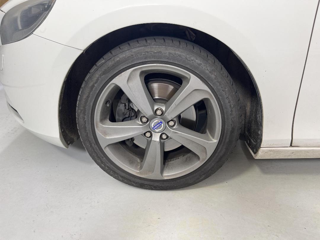 Photo '10' of Volvo V40