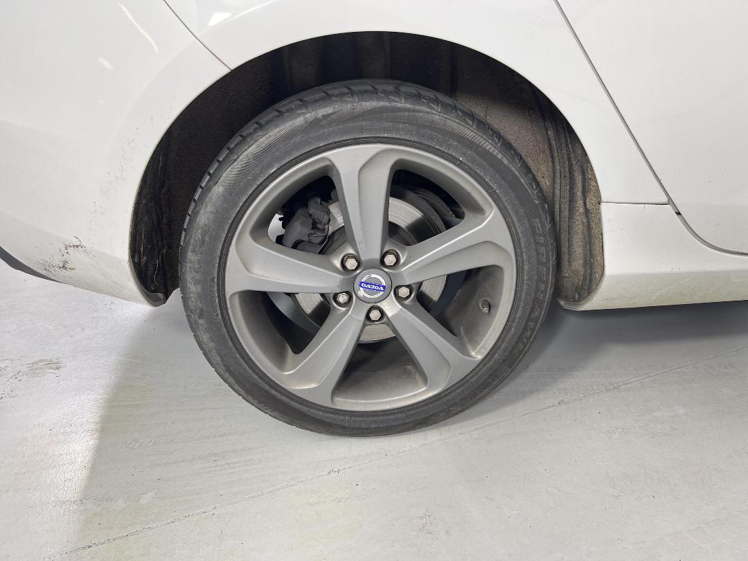 Photo '12' of Volvo V40