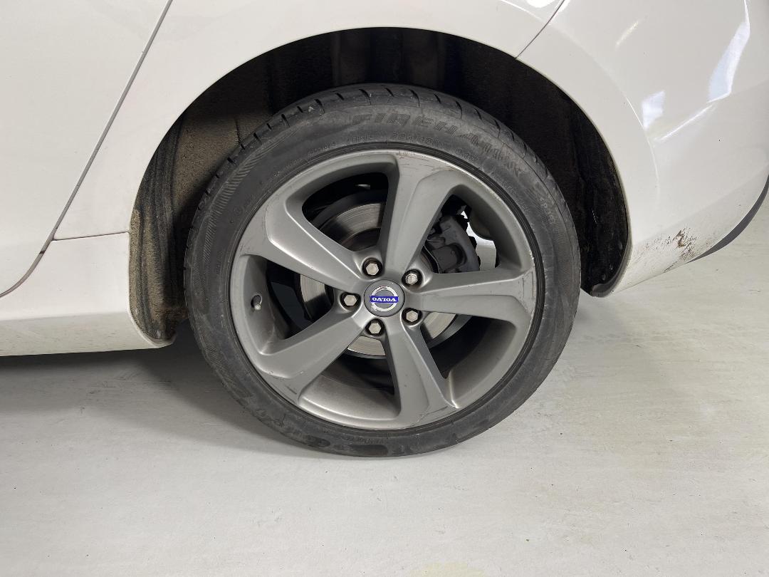 Photo '11' of Volvo V40