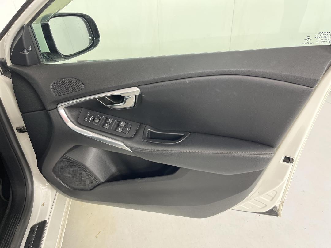 Photo '15' of Volvo V40