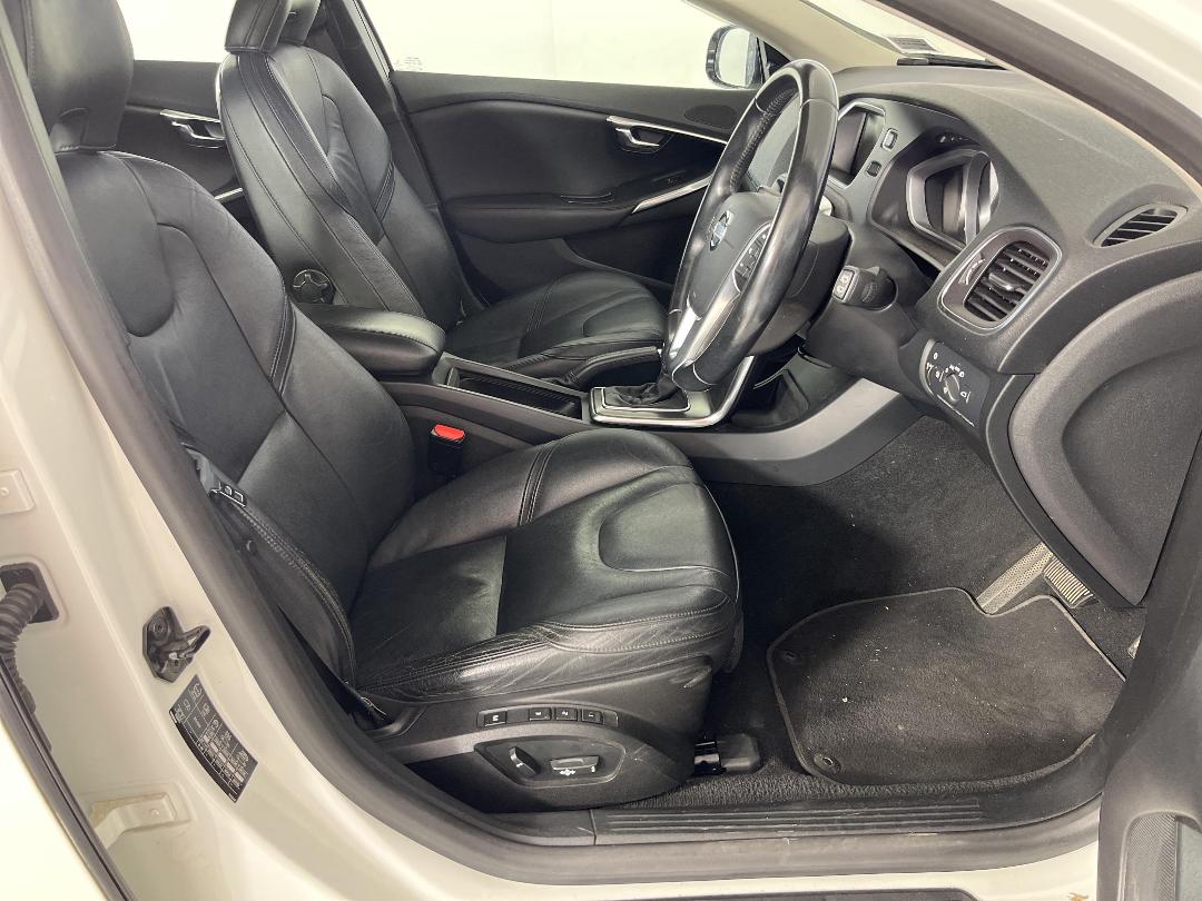 Photo '16' of Volvo V40