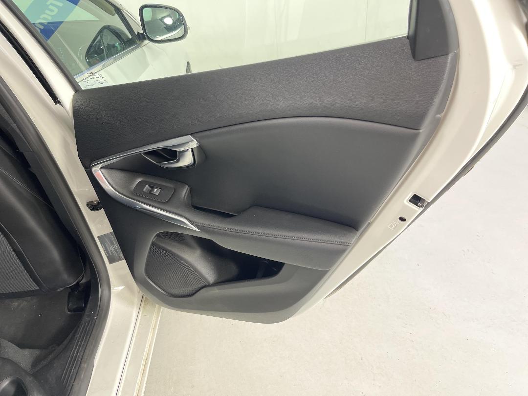 Photo '19' of Volvo V40