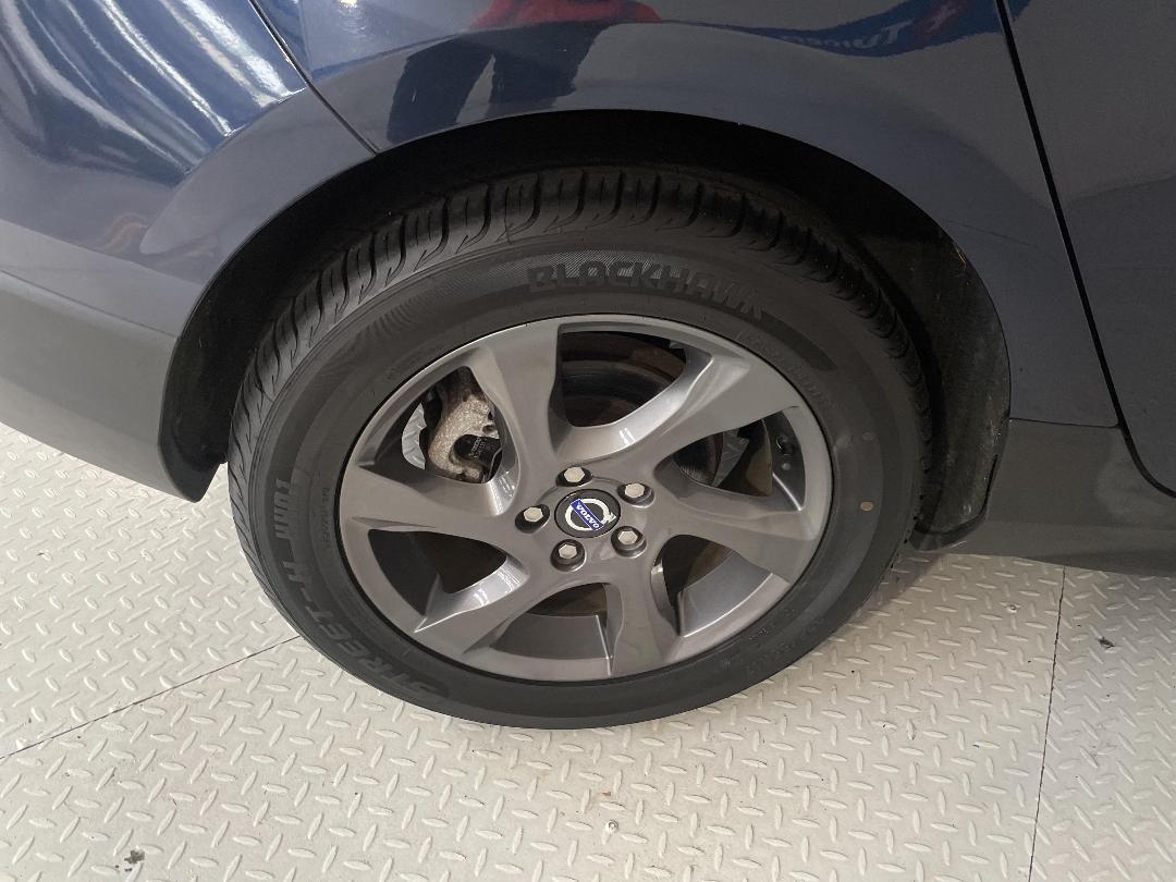 Photo '12' of Volvo V40